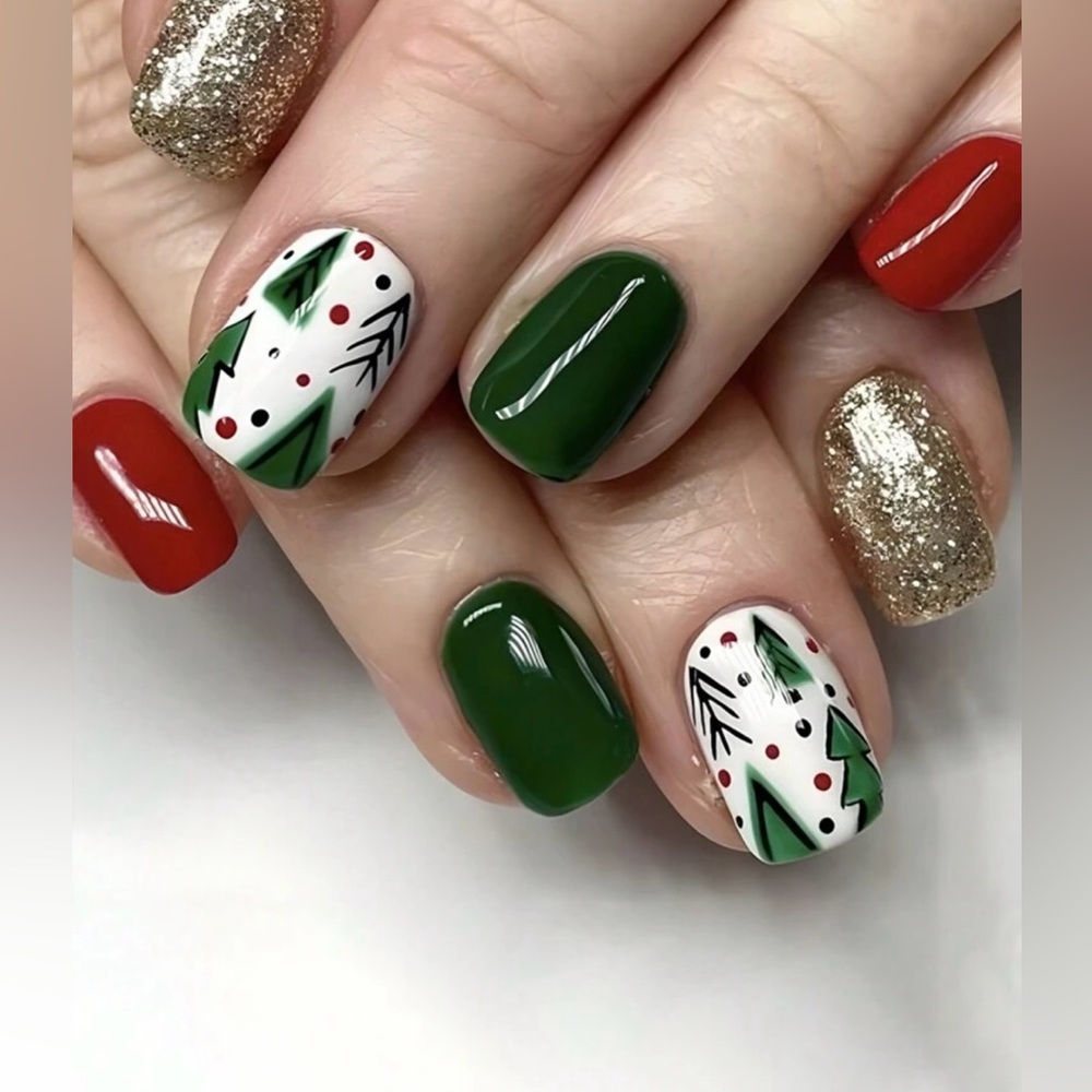 Festive Green and Red Nail Art Set